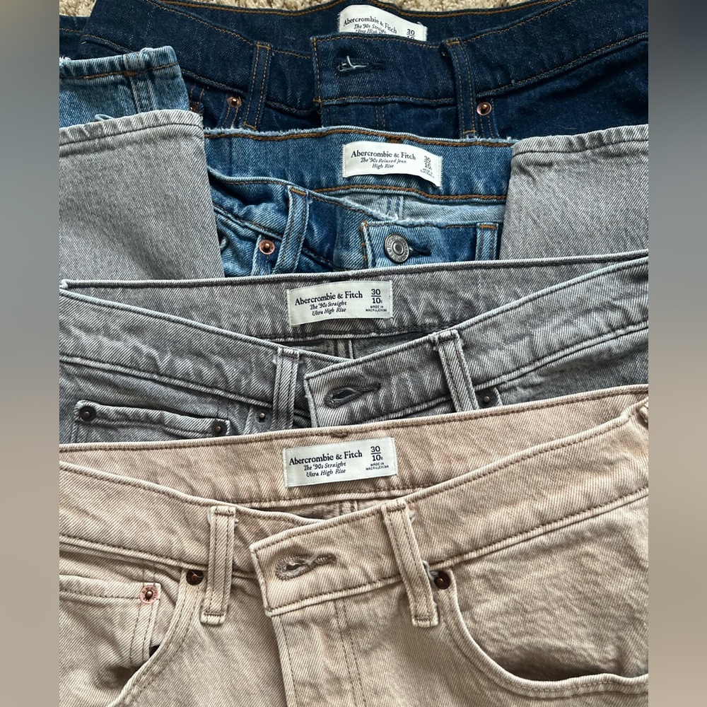 Abercrombie and Fitch Ultra high rise / high rise 90s jeans